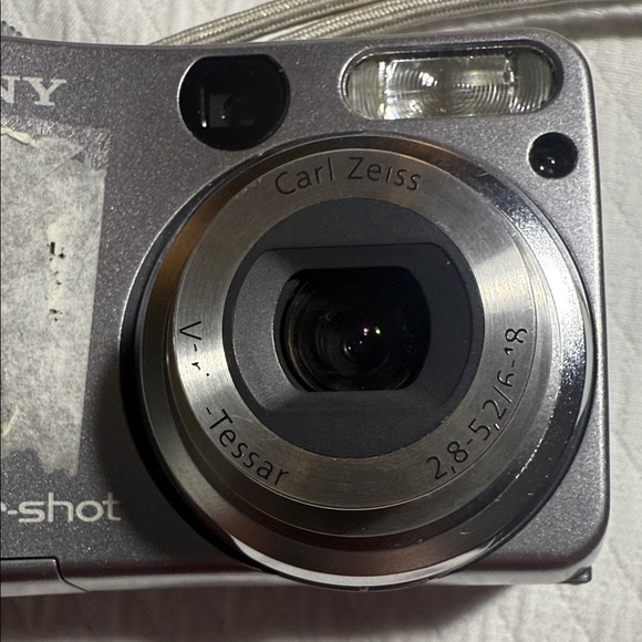 Sony Cyber-shot 4.1 mega pixels silver Digital Camera. As is - Picture 6 of 7